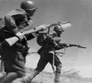 Soviet infantry charging with SVT40 rifles.