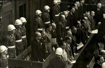 The defendants arise to listen their sentences.