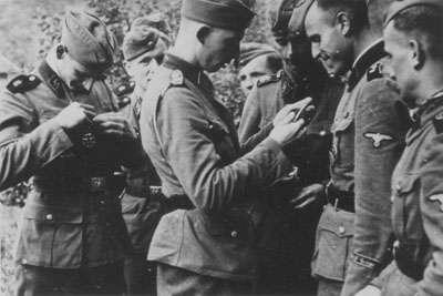 'Leibstandarte Adolf Hitler' soldiers on a decoration day.