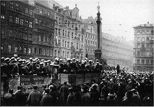The arrival in Munich of the troops supporting Hitler during the 'Putsch'.