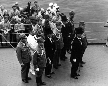 Arrival of Japanese delegation to the USS Missouri.