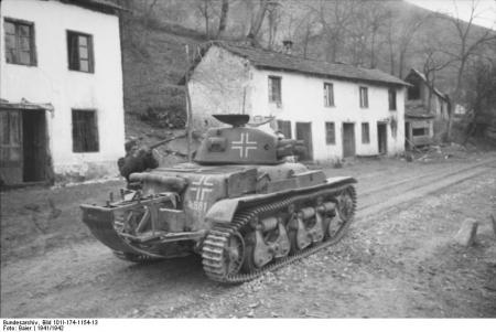 German Panzerkampfwagen 35R(f) in action