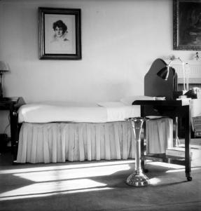 Winston Churchill's bed in Downing Street.