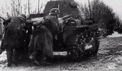 German troops advance towards inside of Norwegian territory.